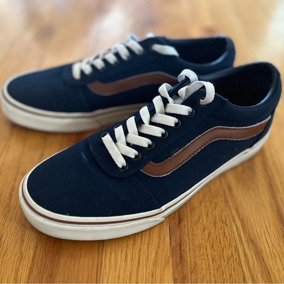 VANS WARD LOW TOP LACED SHOES - Picture 1 of 10